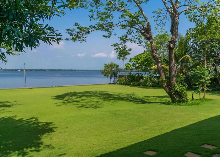 Stayvista At Cheppanam House With Infinity Pool - Kochi